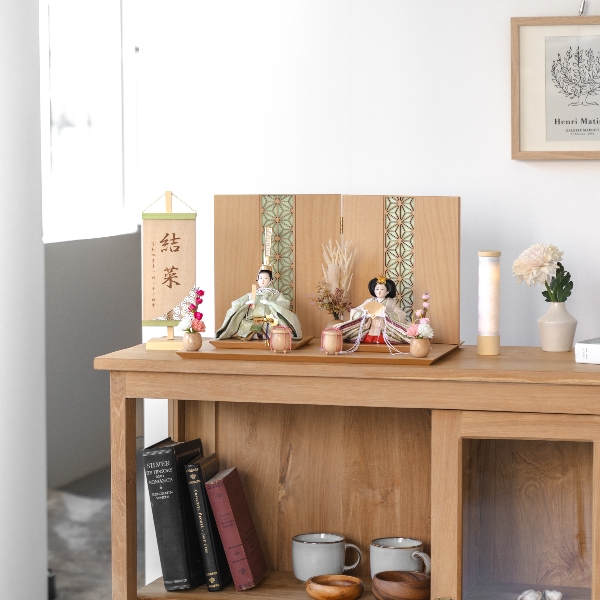 コンパクトでかわいい「ことのひな人形」