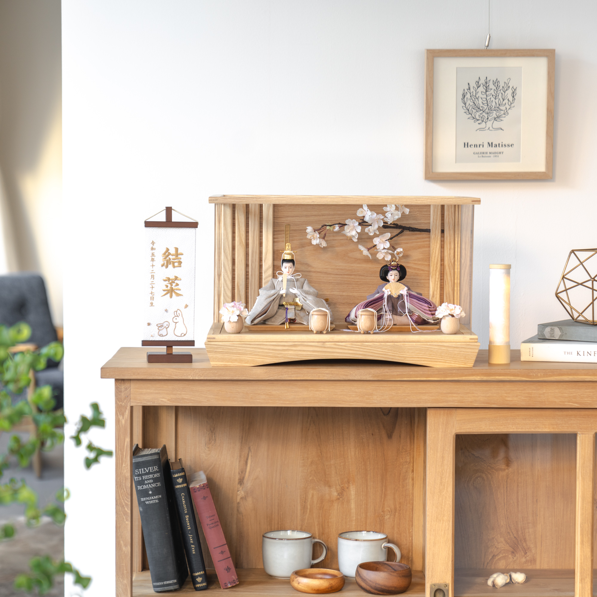 コンパクトでかわいい「ことのひな人形」