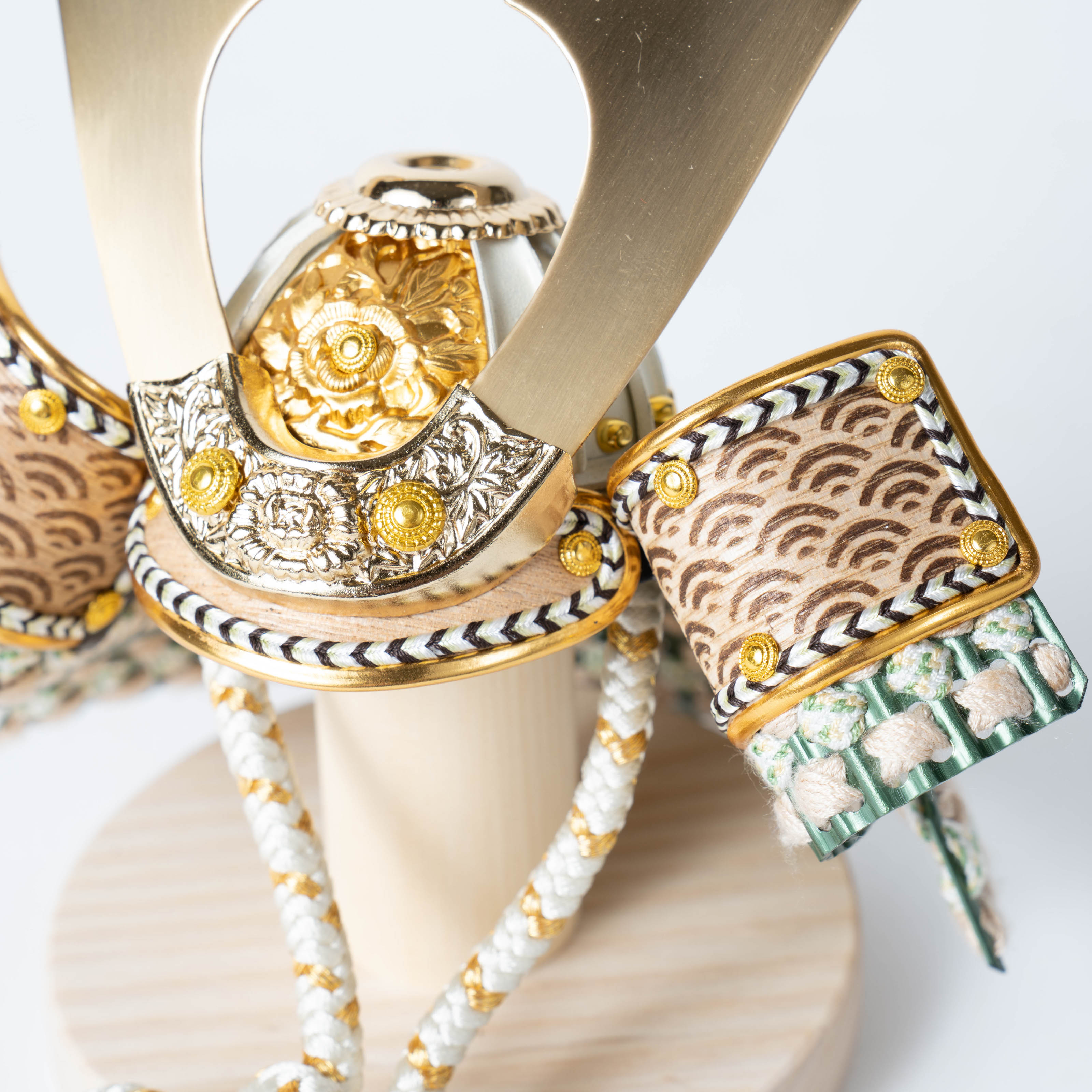 コンパクトでかわいい「ことのオリジナル兜」