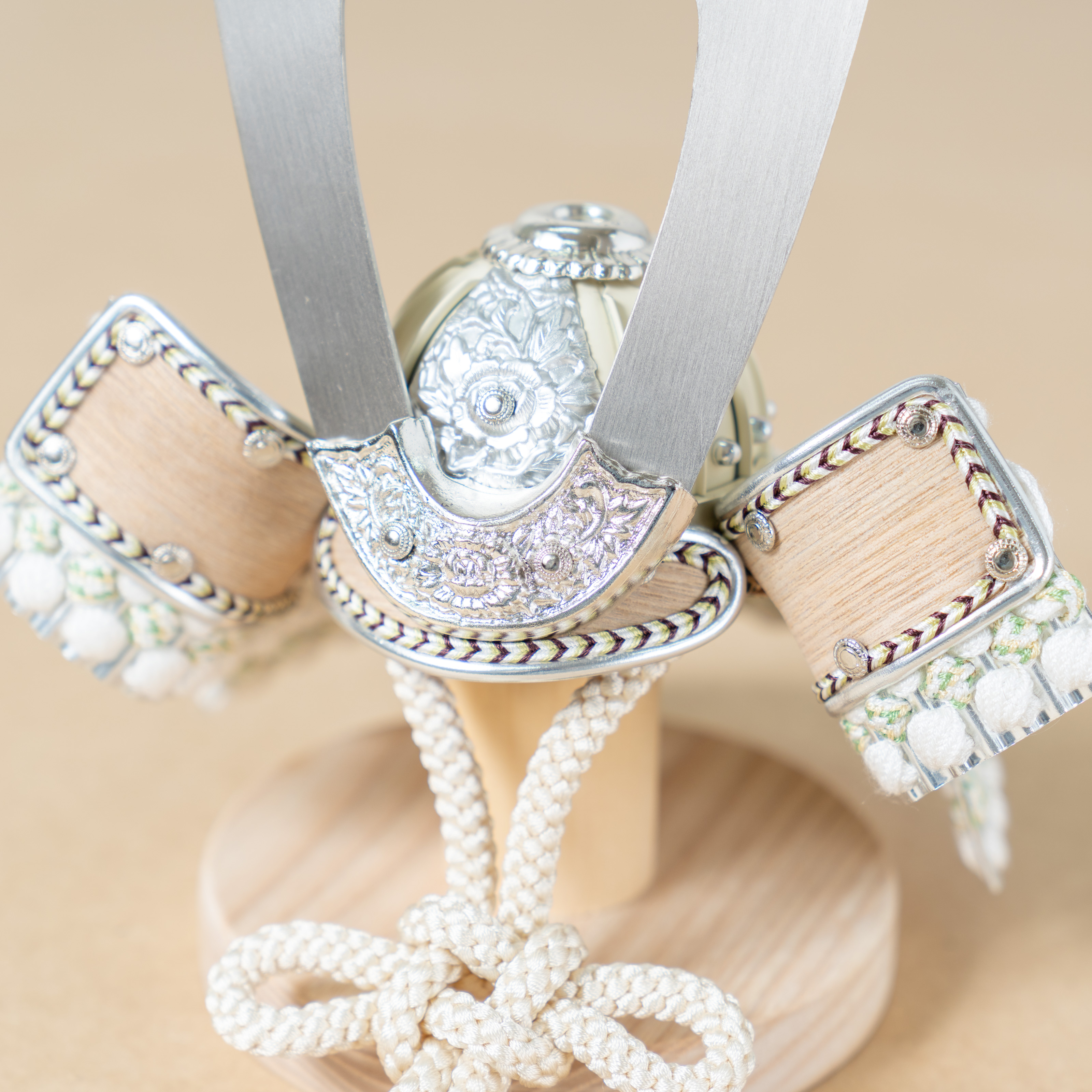 コンパクトでかわいい「ことのオリジナル兜」