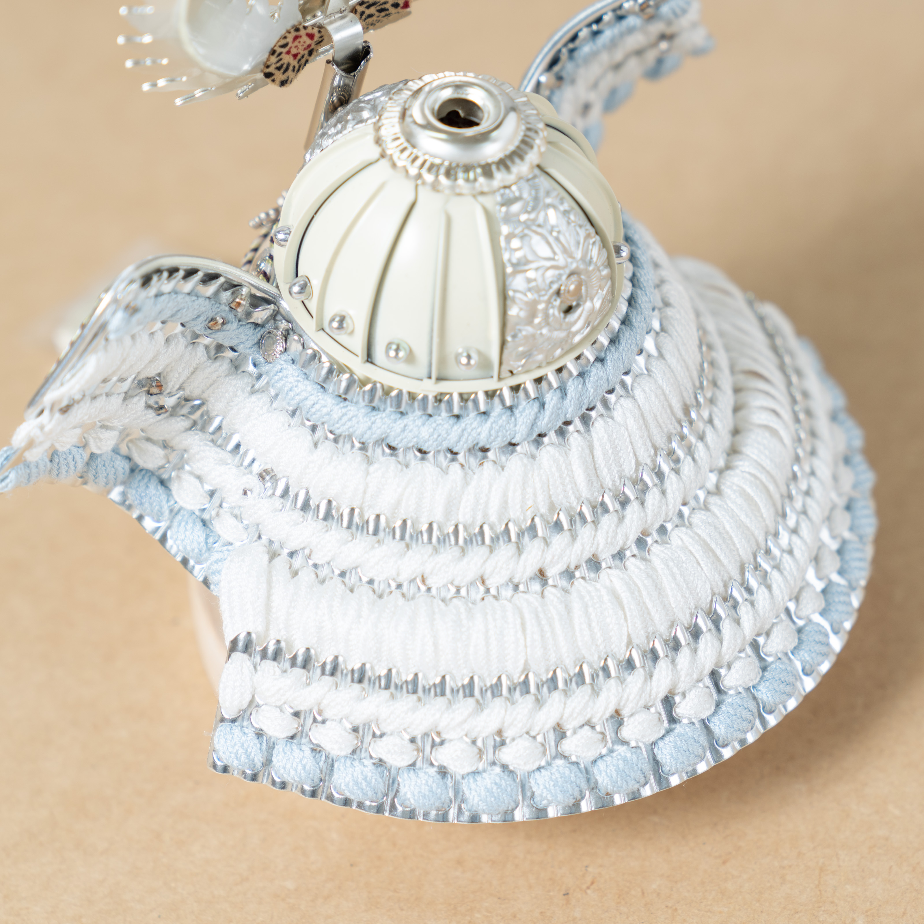 コンパクトでかわいい「ことのオリジナル兜」