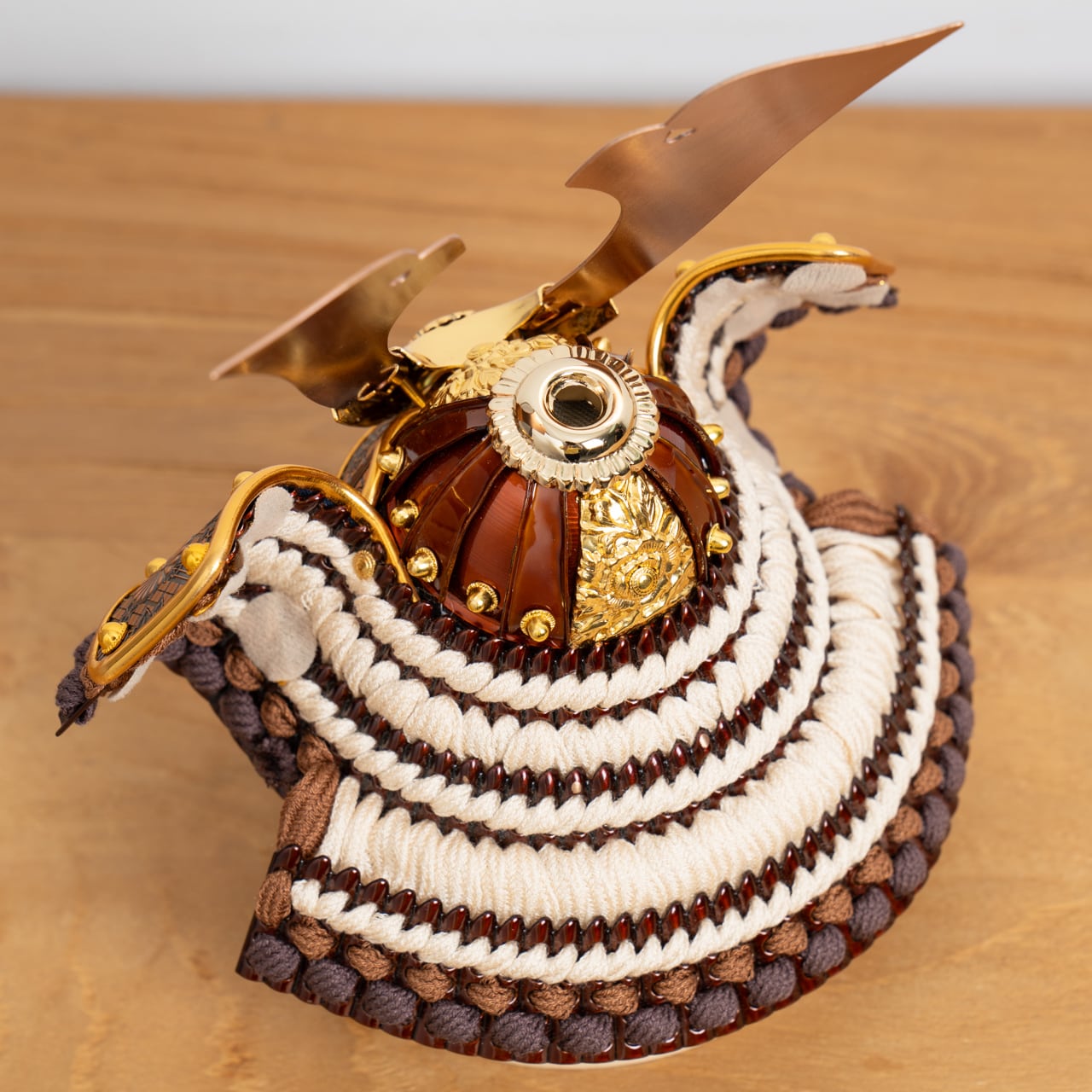 コンパクトでかわいい「ことの兜」