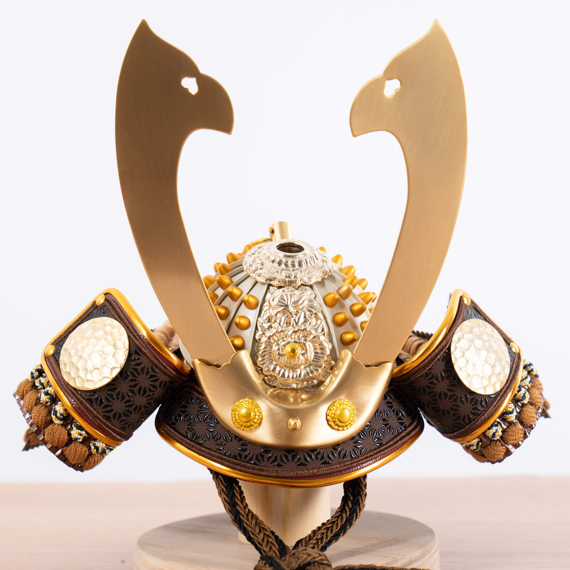 コンパクトでかわいい「ことの兜」