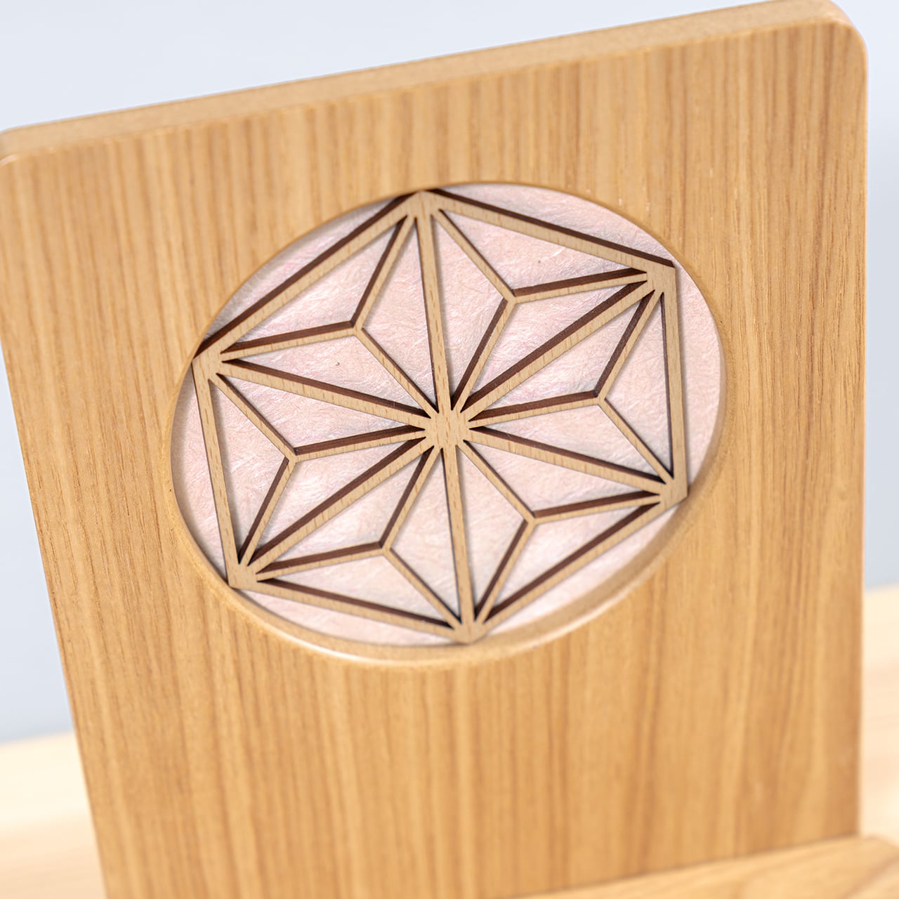 健やかな成長への願いを込めた<br />麻の葉文様