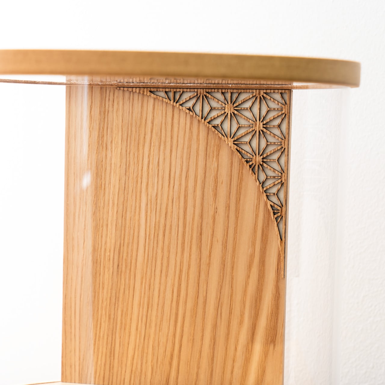 ことのオリジナル兜(5D-0250)だいち　円柱ケース　ナチュラル　コンパクトな木製の五月人形　おしゃれでかわいい兜飾り　モダンなインテリア　人気のケース飾り 五月人形 コンパクト 兜ケース飾り 兜飾り 大鍬兜 木製円柱ケース アクリル