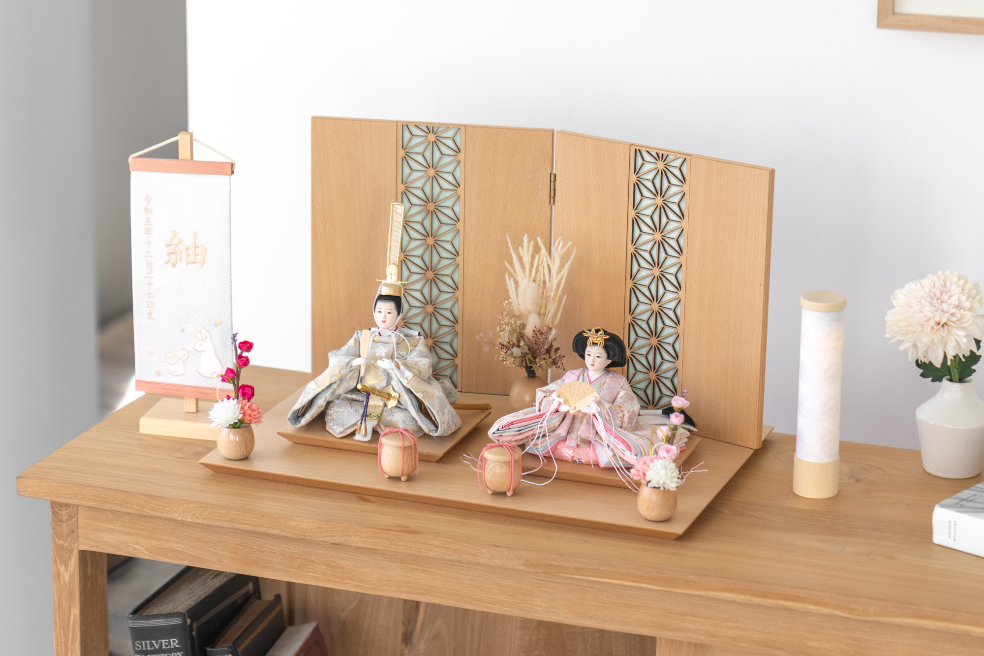 コンパクトでかわいい「ことのひな人形」