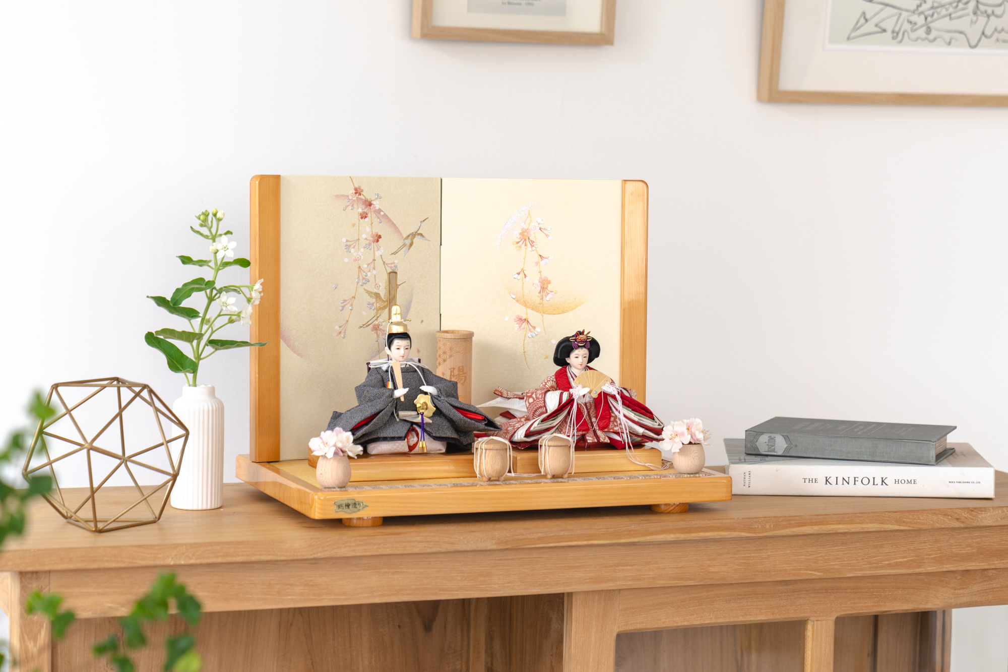 コンパクトでかわいい「ことのひな人形」