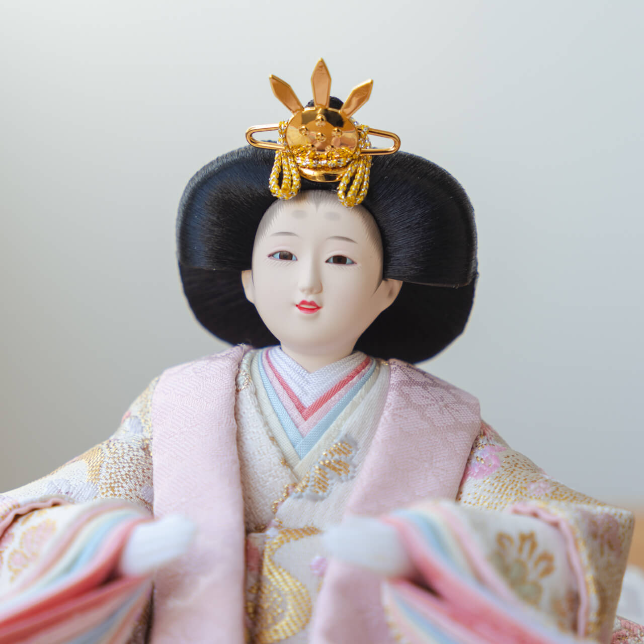 コンパクトでかわいい「ことのひな人形」