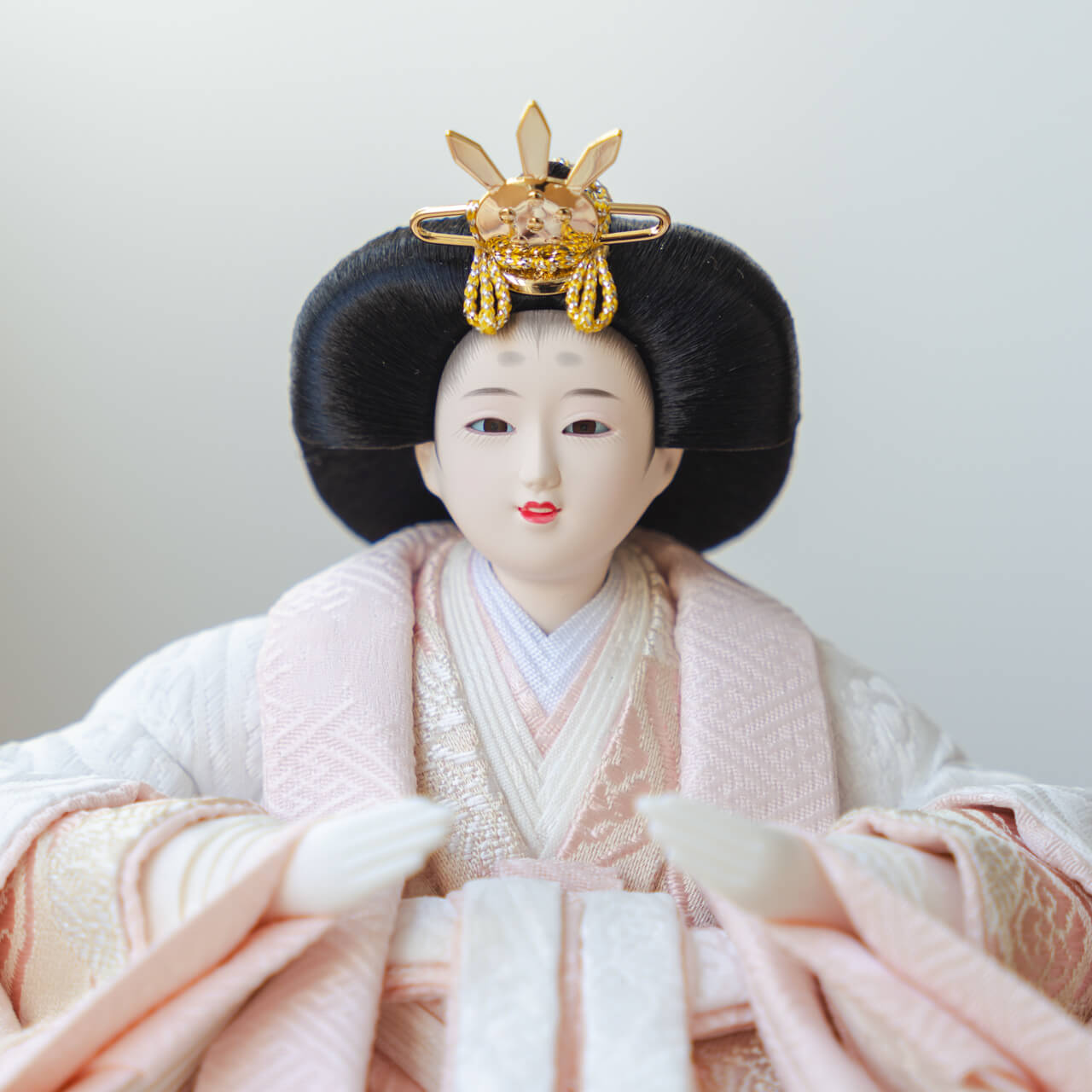 コンパクトでかわいい「ことのひな人形」